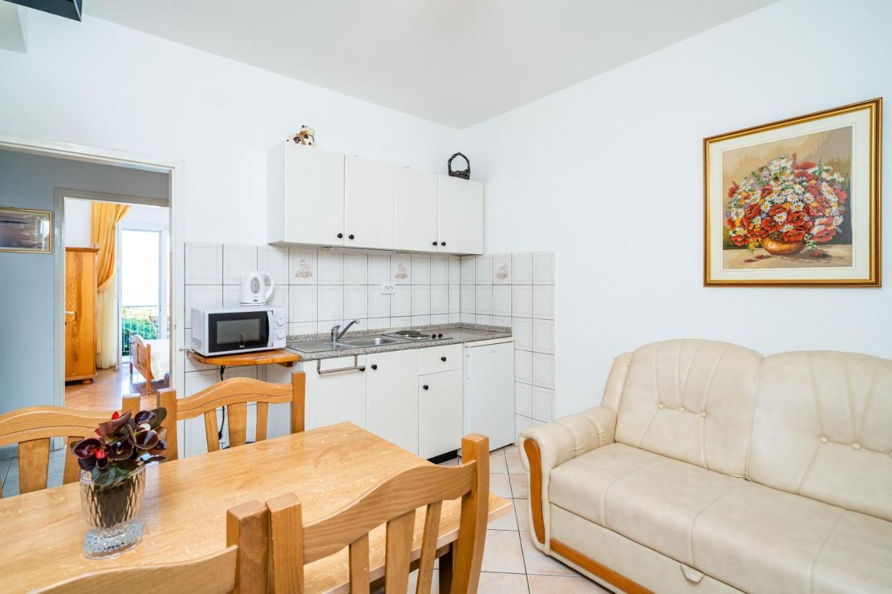 Apartments Nikolina Lumbarda Bagian luar foto